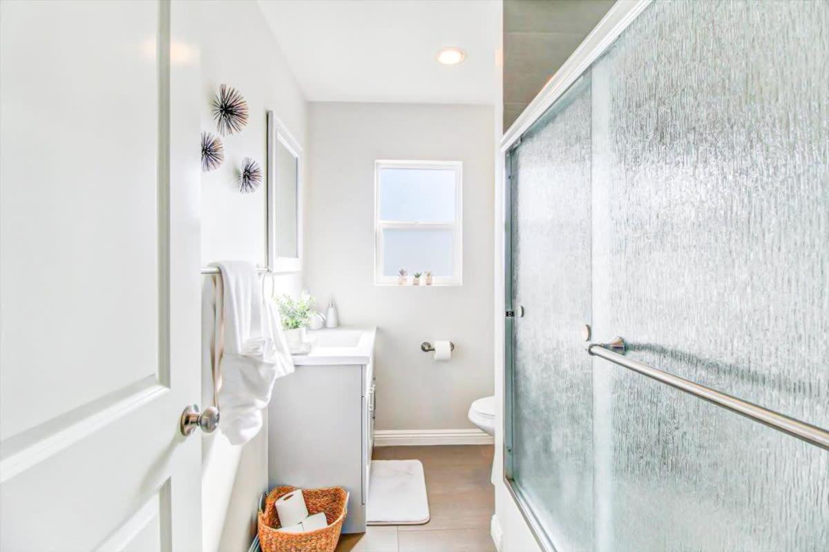 Modern 2-Bedroom Haven In The Heart Of La- Hud-Vp Los Angeles Bagian luar foto