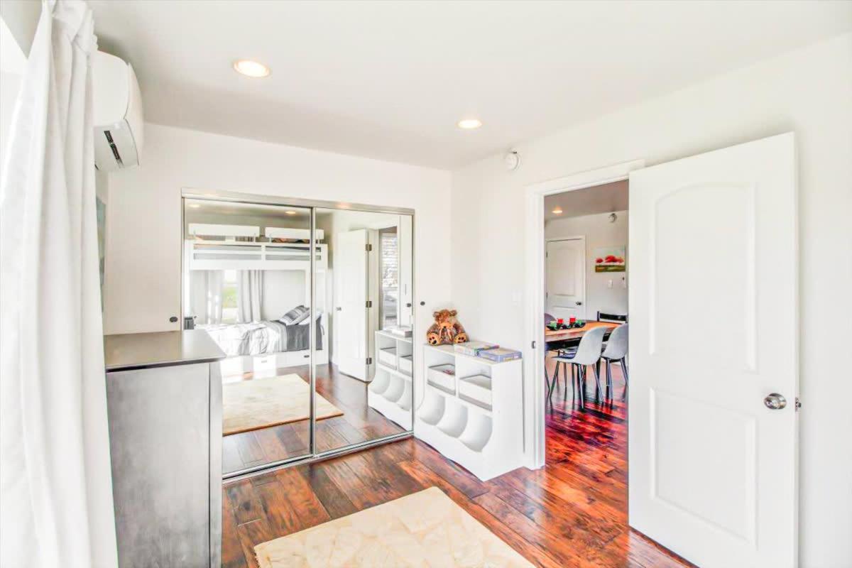 Modern 2-Bedroom Haven In The Heart Of La- Hud-Vp Los Angeles Bagian luar foto