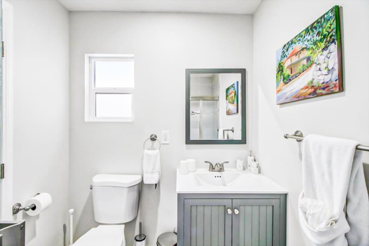 Modern 2-Bedroom Haven In The Heart Of La- Hud-Vp Los Angeles Bagian luar foto